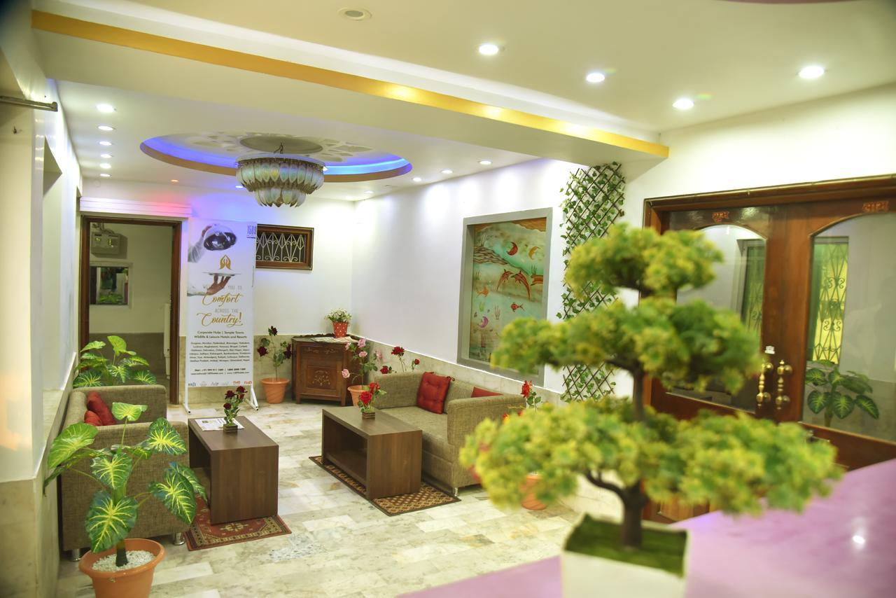 Rnb Select Vijay Delux Hotel Sultanpur  Exterior photo