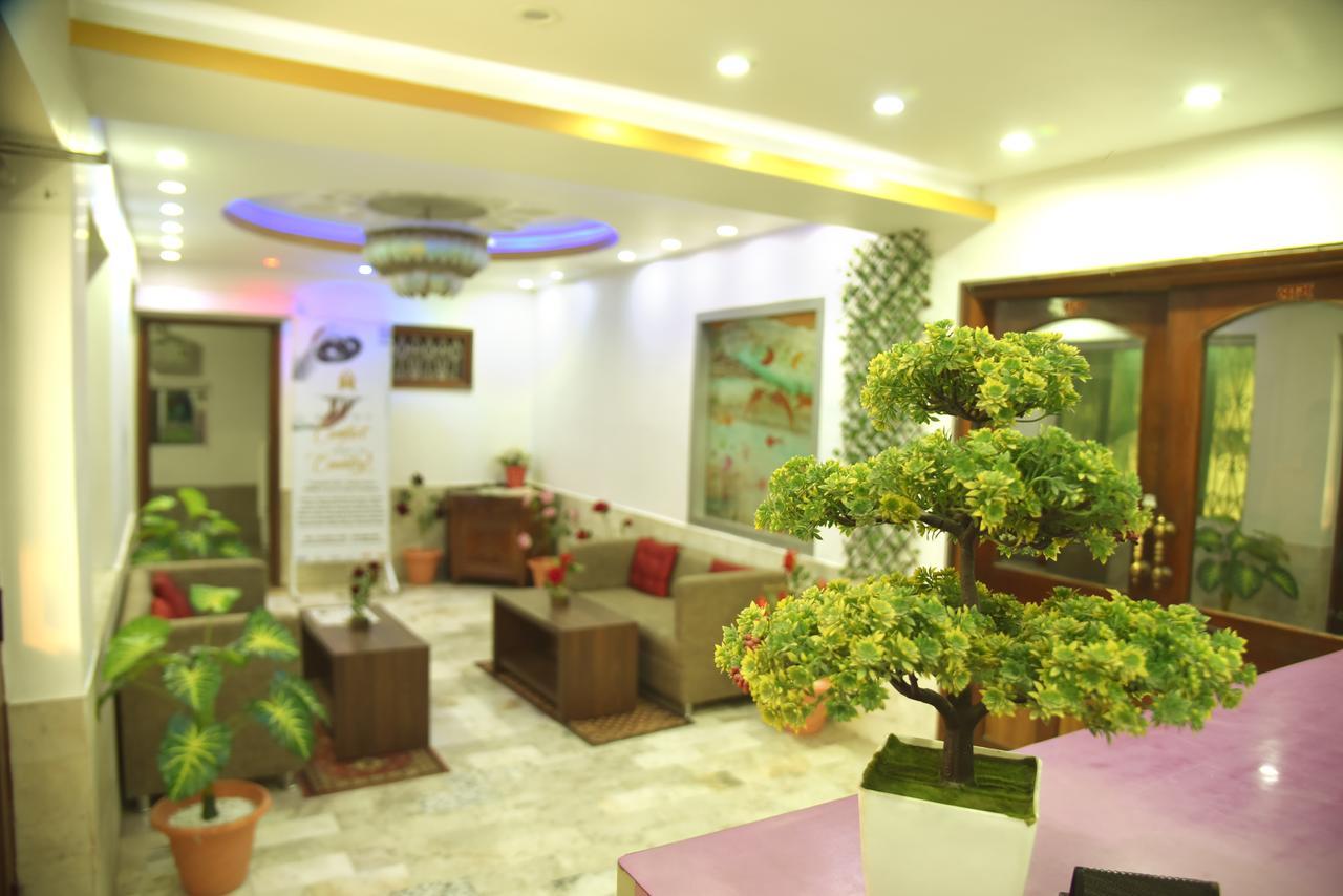 Rnb Select Vijay Delux Hotel Sultanpur  Exterior photo